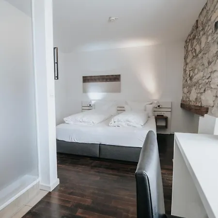 Design & Restaurant Loewen 4* Ульм