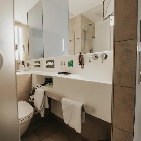 Hotel Design & Restaurant Loewen 4*