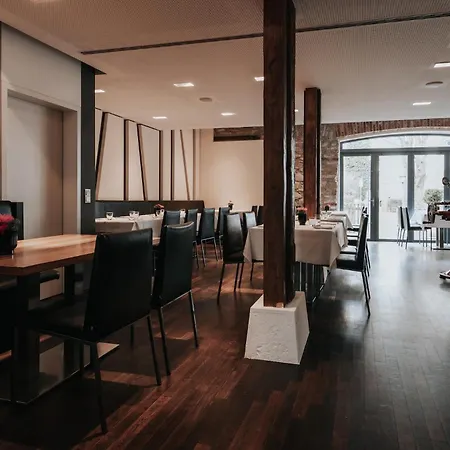 Design & Restaurant Loewen 4*