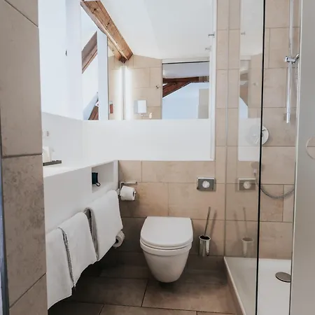 Design & Restaurant Loewen 4*