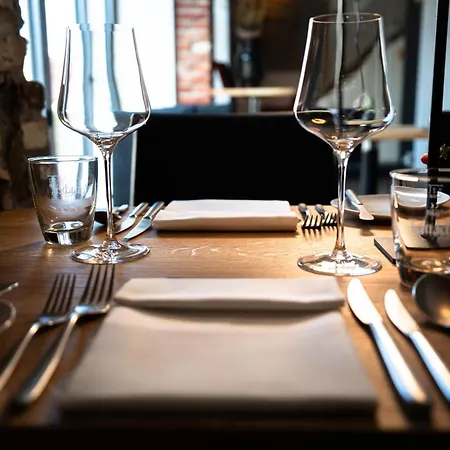 Design & Restaurant Loewen Готель 4*