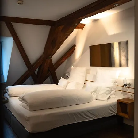 Design & Restaurant Loewen Готель