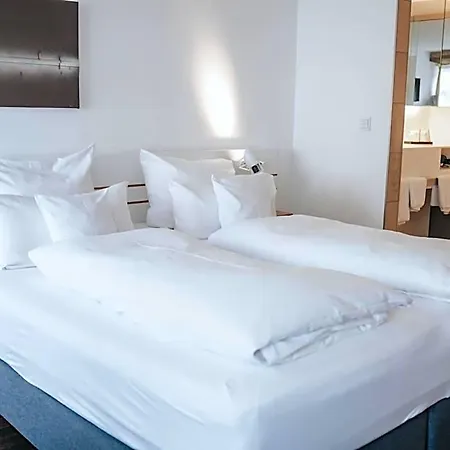 Design & Restaurant Loewen 4*
