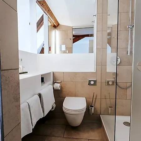 Design & Restaurant Loewen 4*