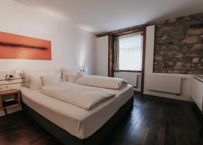 Design & Restaurant Loewen מלון