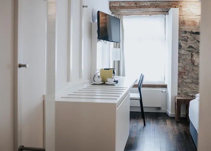 מלון Design & Restaurant Loewen 4*