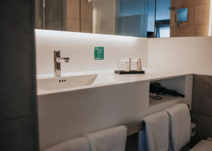 Design & Restaurant Loewen אולם