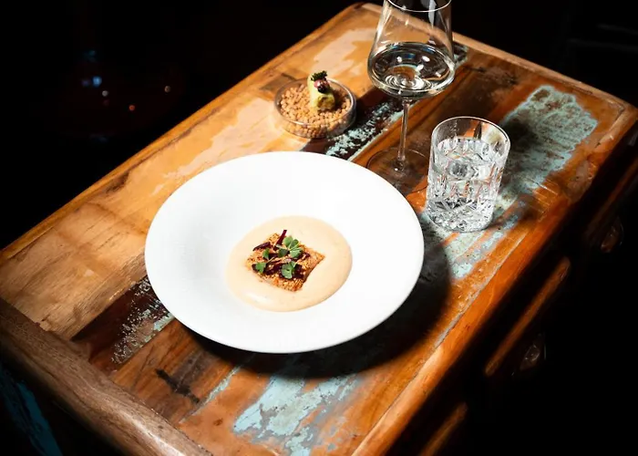 מלון Design & Restaurant Loewen 4*